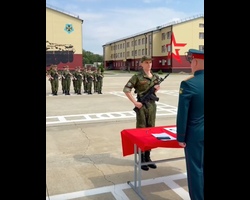 У студентов, обучающихся на военных психологов в Военном учебном центре ЮФУ, 6 июля прошла военная присяга в мотострелковом полку Ростова-на-Дону.